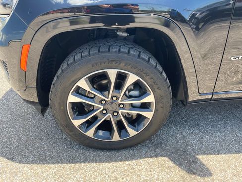 Used 2022 Jeep Grand Cherokee Overland w/ Advanced Protech Group III AWD/4WD image 33