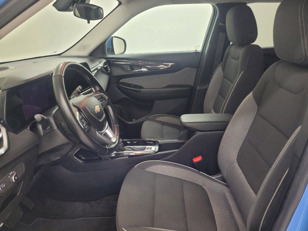 Used 2024 Chevrolet TrailBlazer LT w/ LT Cold Weather Package FWD image 17