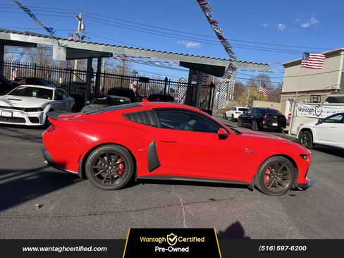 Used 2024 Ford Mustang GT Premium image 8