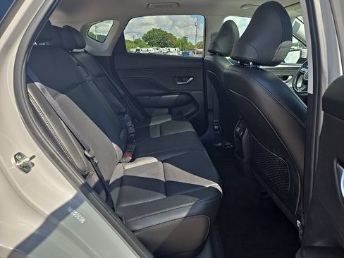 Used 2024 Hyundai Kona Limited FWD image 20