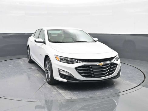Used 2024 Chevrolet Malibu LT image 2