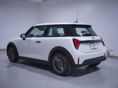Used 2025 MINI Cooper 2-Door Hardtop image 3