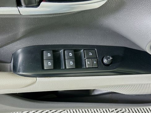 Used 2020 Toyota Camry LE image 15