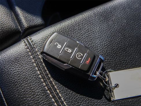 Used 2025 RAM 1500 Laramie image 33