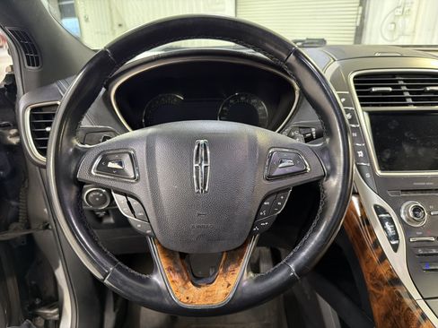 Used 2018 Lincoln MKX Reserve image 16