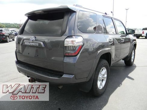Used 2022 Toyota 4Runner SR5 Premium w/ Moonroof Package AWD/4WD image 2