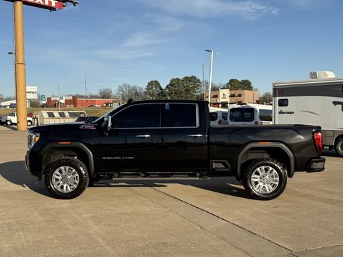 Used 2023 GMC Sierra 3500 Denali image 9