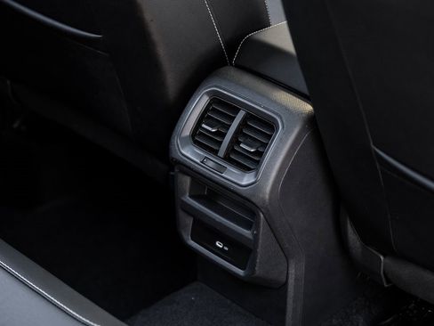 Used 2023 Volkswagen Taos SE image 49