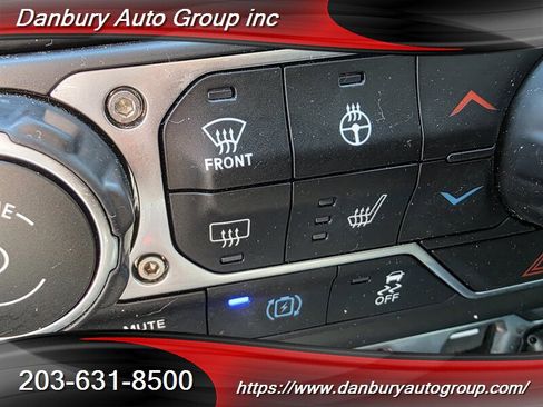 Used 2023 Jeep Wrangler Unlimited Sahara w/ Cold Weather Group image 17