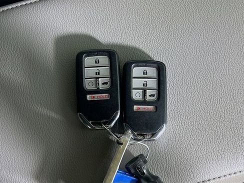 Used 2022 Honda CR-V Touring image 32