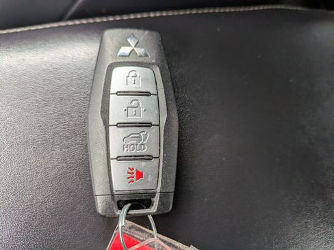 Used 2024 Mitsubishi Outlander SE image 29