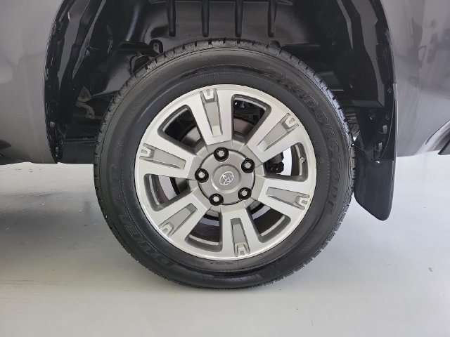 Used 2017 Toyota Tundra Platinum AWD/4WD image 10
