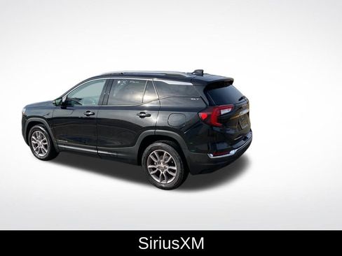Used 2024 GMC Terrain SLT image 5