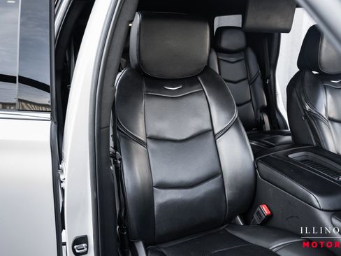 Used 2019 Cadillac Escalade Platinum image 40