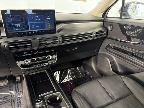 Used 2023 Lincoln Corsair Reserve w/ Equipment Group 202A image 4