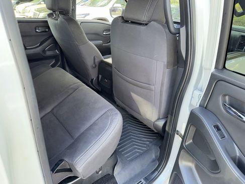 Used 2023 Nissan Frontier SV w/ Midnight Edition Package image 21