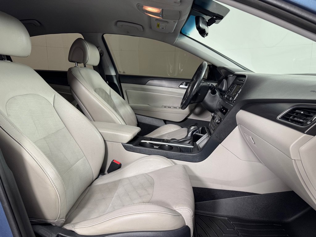 Used 2015 Hyundai Sonata Sport w/ Option Group 03 FWD image 24