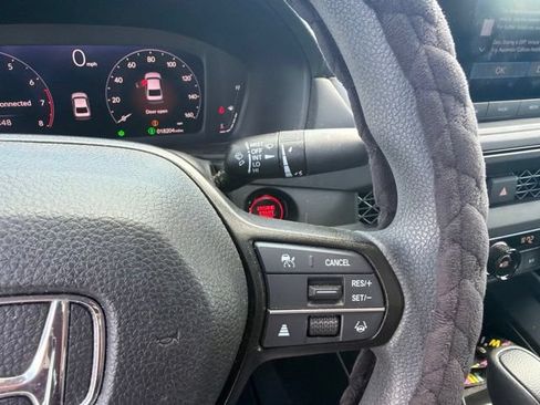 Used 2024 Honda Accord EX image 11