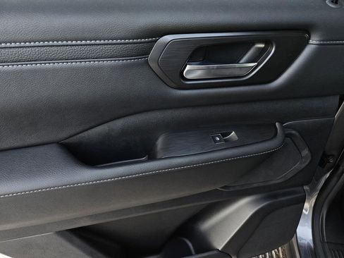 New 2026 Nissan Armada SV image 6