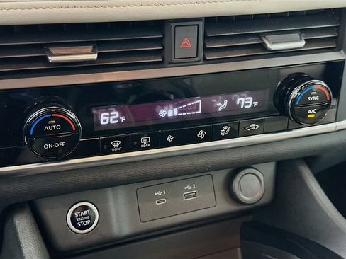 Used 2023 Nissan Rogue SV image 23