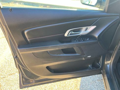 Used 2017 GMC Terrain SLE image 23