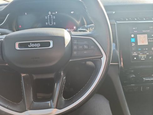 Used 2022 Jeep Grand Cherokee L Laredo AWD/4WD image 17