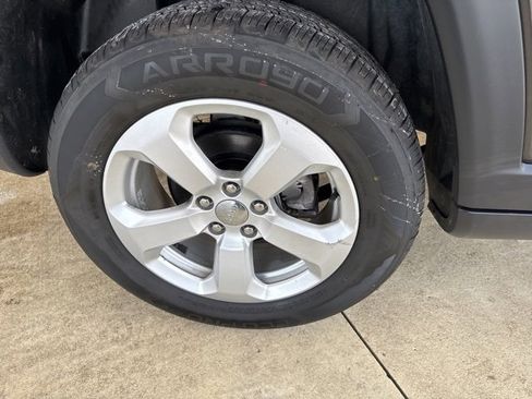 Used 2020 Jeep Compass Latitude w/ Cold Weather Group image 38