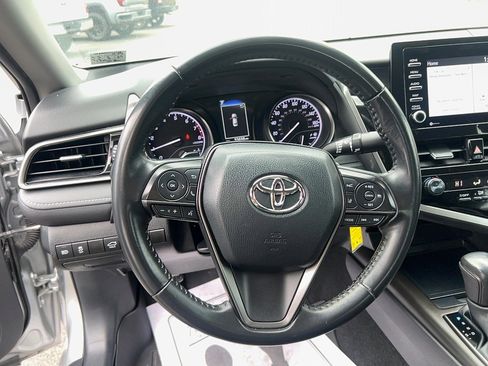 Used 2021 Toyota Camry SE image 12