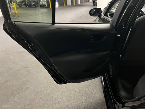 Used 2022 Toyota Corolla LE image 15