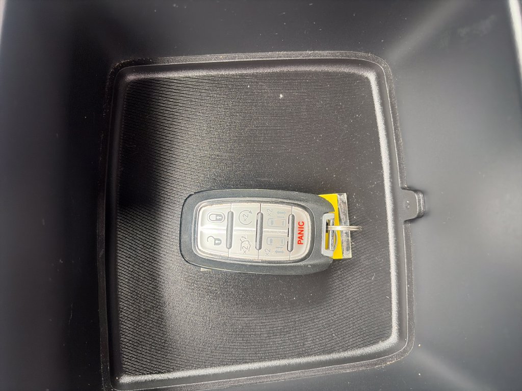 Used 2026 Chrysler Pacifica Select FWD image 28