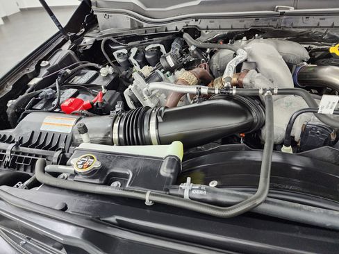 Used 2022 Ford F250 XLT w/ Black Appearance Package image 19