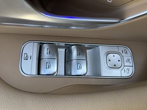 Used 2025 Mercedes-Benz GLE 450e 4MATIC image 15