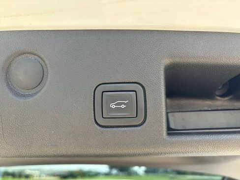 Used 2024 Chevrolet Equinox LT FWD image 18