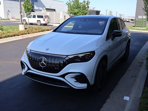 Used 2025 Mercedes-Benz EQE AMG 4MATIC SUV image 4