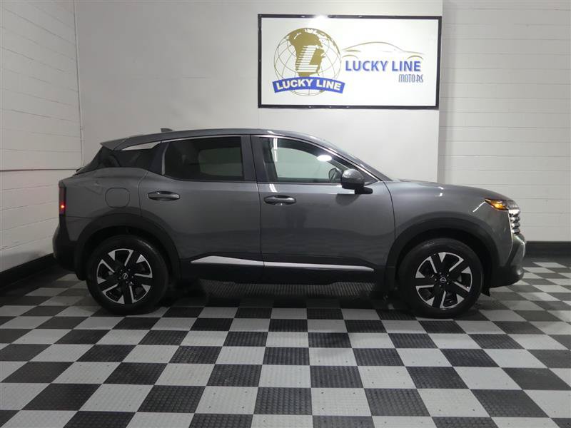 Used 2025 Nissan Kicks SV AWD/4WD image 6