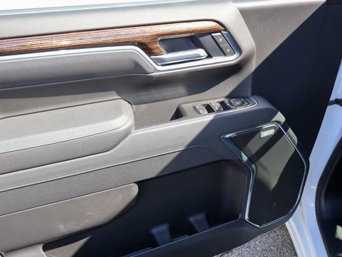 New 2026 GMC Sierra 1500 Elevation image 8