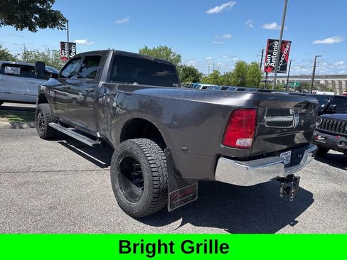 Used 2018 RAM 3500 Tradesman w/ Chrome Appearance Group AWD/4WD image 17