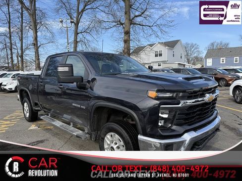 Used 2024 Chevrolet Silverado 2500 LT image 1