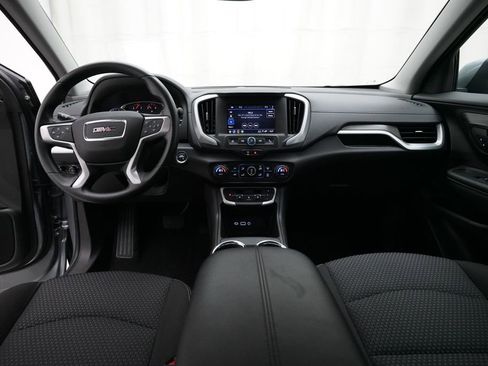 Used 2024 GMC Terrain SLE w/ Driver Convenience Package image 5
