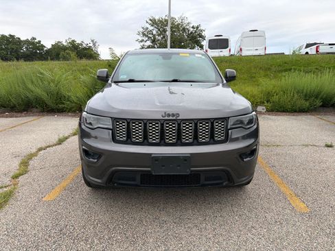Used 2021 Jeep Grand Cherokee Laredo X AWD/4WD image 5