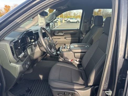 Used 2024 Chevrolet Silverado 1500 LT image 19