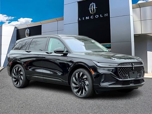 New 2026 Lincoln Nautilus Reserve w/ Jet Appearance Package image 1