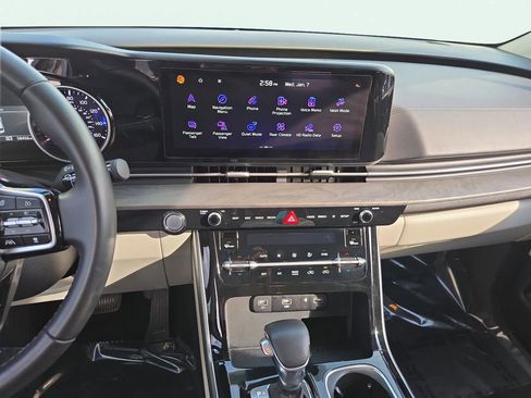 Certified 2024 Kia Carnival EX image 26