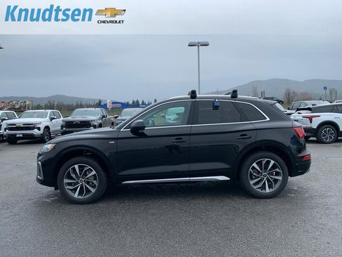 Used 2022 Audi Q5 2.0T Premium w/ Convenience Package image 4