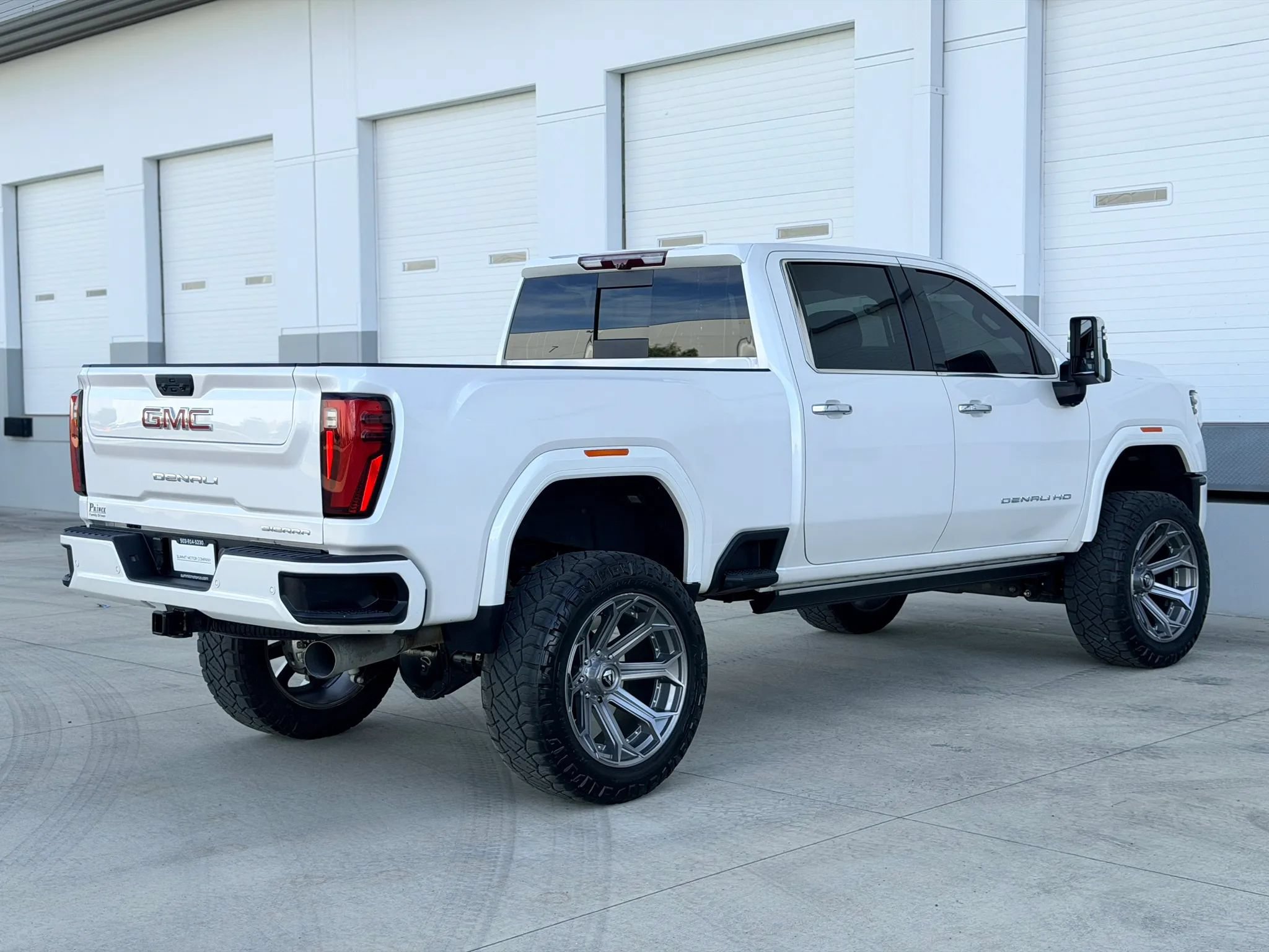 Used 2024 GMC Sierra 2500 Denali w/ Technology Package AWD/4WD image 5