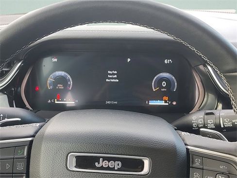 Used 2022 Jeep Grand Cherokee L Limited w/ Luxury Tech Group II image 15