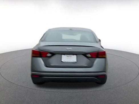 Used 2025 Nissan Altima 2.5 SV image 12