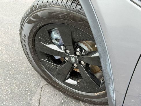 Used 2020 Land Rover Discovery Sport image 12