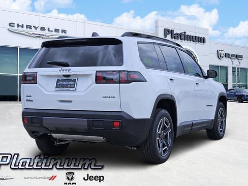 New 2026 Jeep Cherokee Laredo image 5