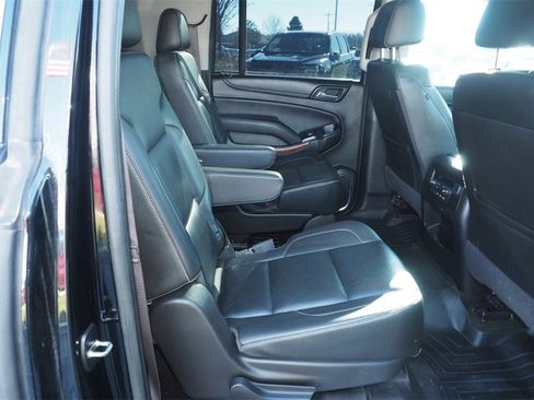 Used 2017 Chevrolet Suburban Premier image 19